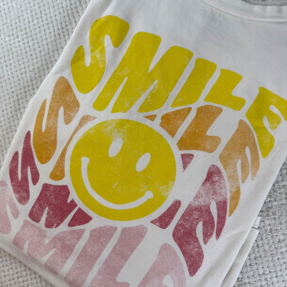 Arula Womens Smile Graphic Tee White Short Sleeve Size A BL1082B-AS